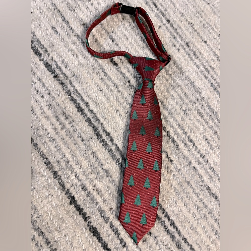 Child’s Christmas Tie